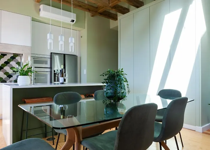 Panoramic View -3bedrs+3baths+ Balconies+ac Διαμέρισμα *